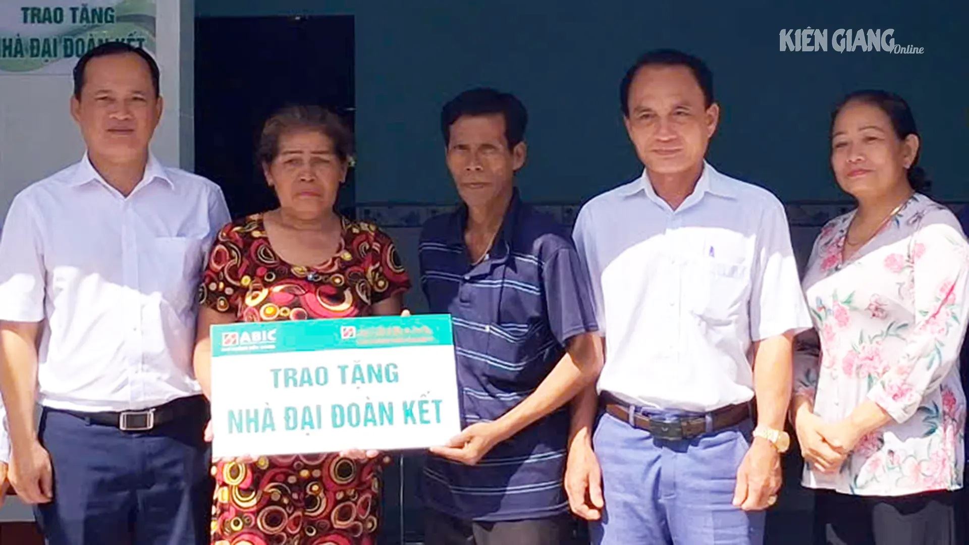 Bảo hiểm Agribank chi nhánh Kiên Giang bàn giao nhà đại đoàn kết cho hộ có hoàn cảnh khó khăn