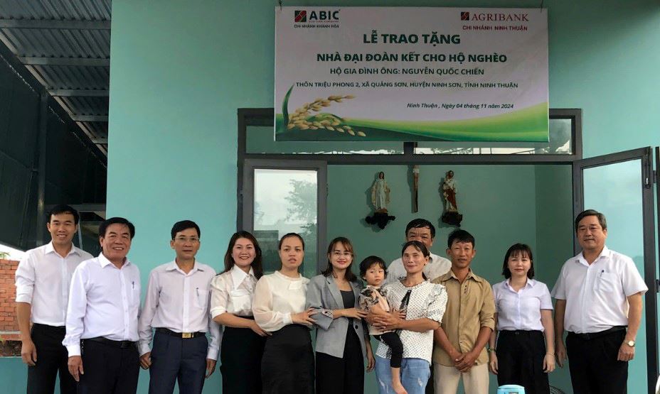 Bảo hiểm Agribank ​trao kinh phí xây dựng nhà cho gia đình ông Nguyễn Quốc Chiến