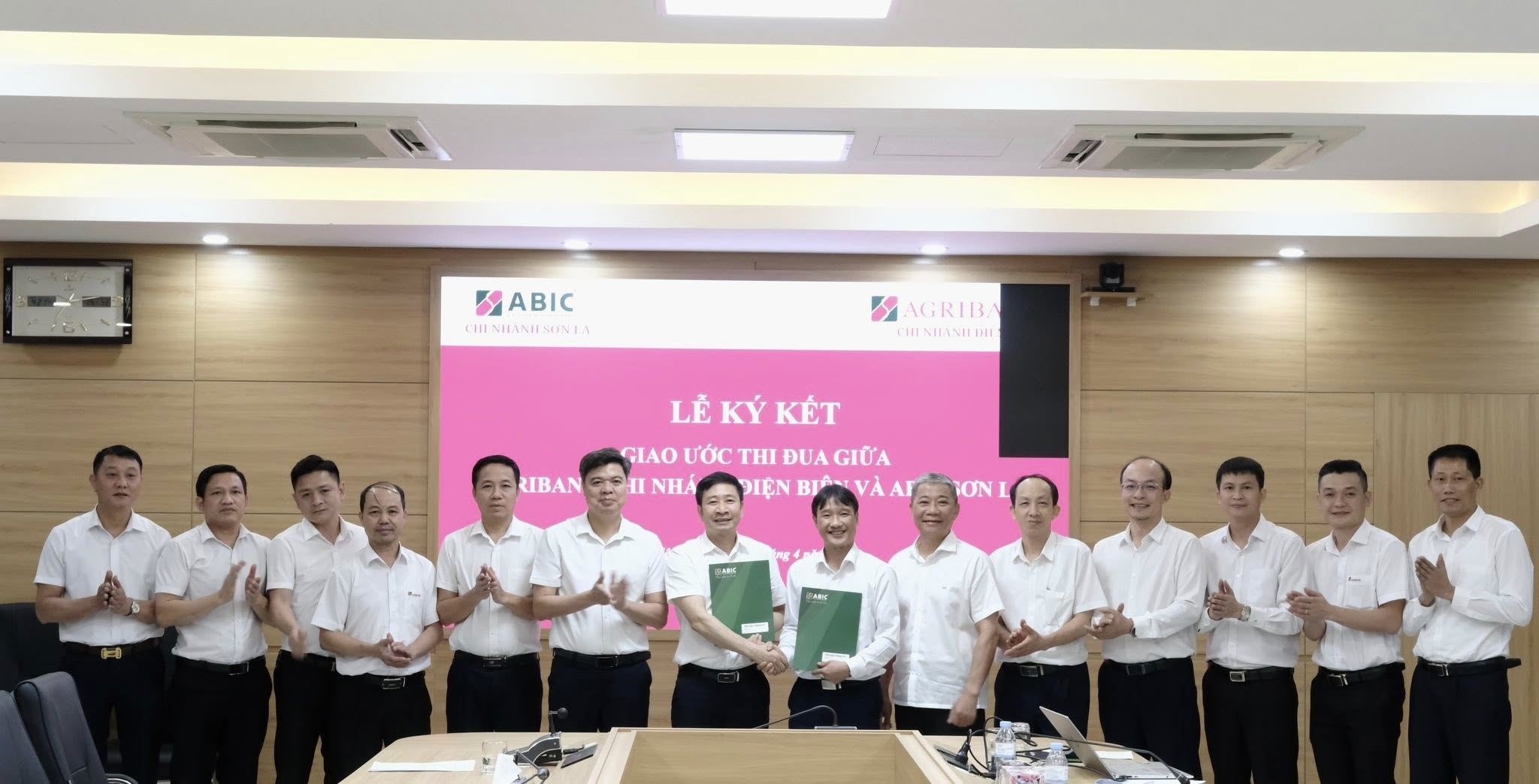 Agribank Điện Biên và Bảo hiểm Agribank tăng cường phối hợp, thúc đẩy hoạt động bancassurance