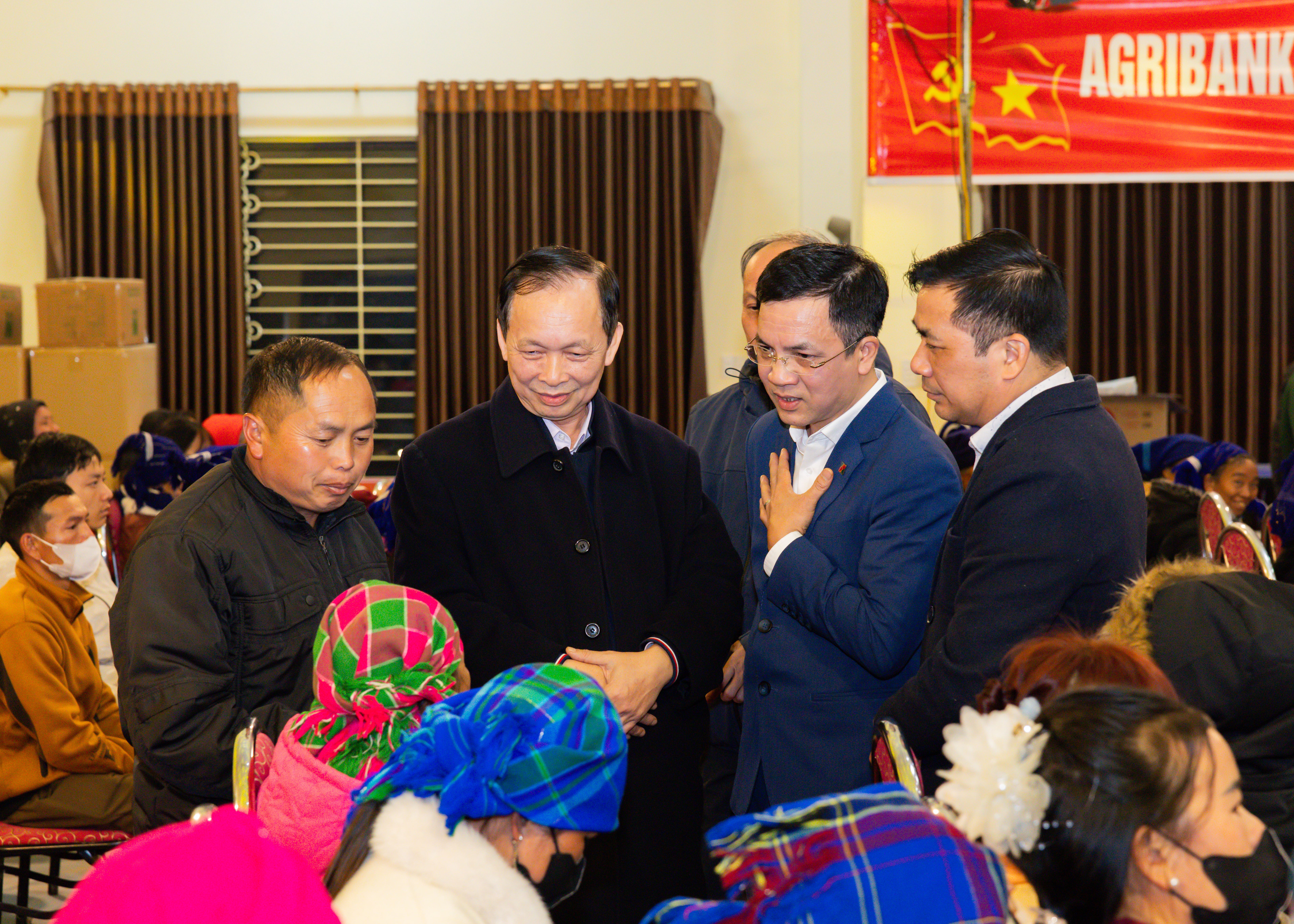 Agribank trao an sinh xã hội tại Y Tý: “Tết yêu thương - Nghĩa tình” nơi biên cương Tổ quốc