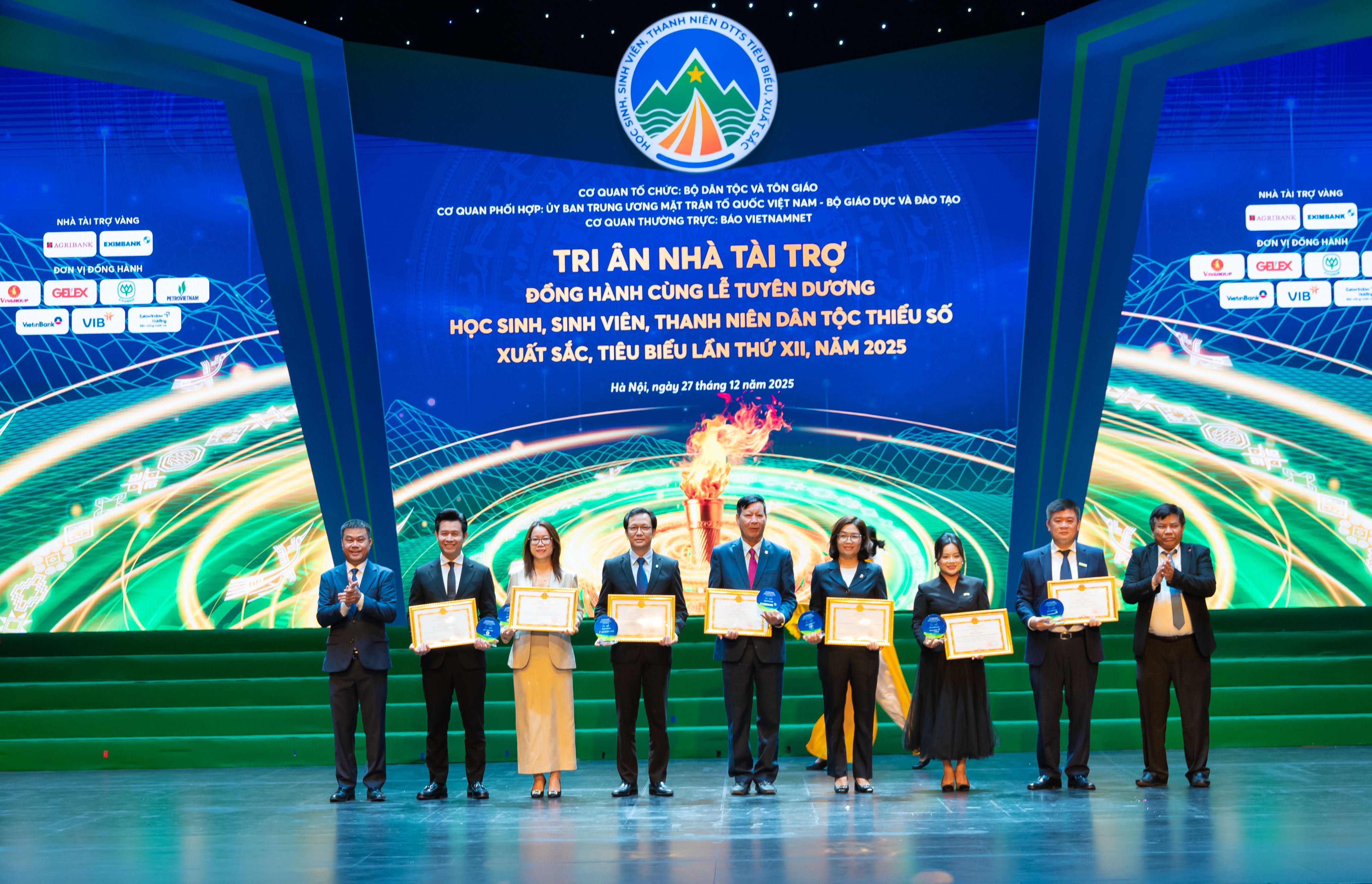 Agribank được vinh danh nhiều năm đồng hành Lễ Tuyên dương học sinh, sinh viên, thanh niên dân tộc thiểu số xuất sắc, tiêu biểu