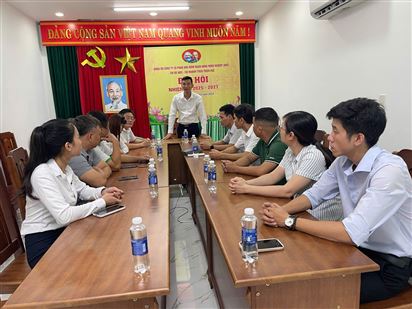 Bảo hiểm Agribank chia sẻ khó khăn với cán bộ, nhân viên vùng lũ tại Huế