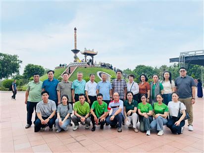 Đảng bộ Bảo hiểm Agribank tổ chức chương trình về nguồn tại Quảng Trị 