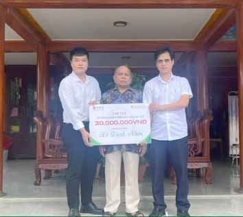 BẢO HIỂM AGRIBANK THỪA THIÊN HUẾ CHI TRẢ 30 TRIỆU ĐỒNG QUYỀN LỢI BẢO HIỂM CHO KHÁCH HÀNG GẶP RỦI RO TẠI QUẢNG TRỊ