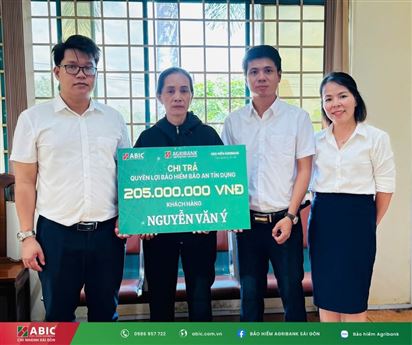 ABIC Sài Gòn chi trả 205 triệu đồng quyền lợi Bảo an tín dụng cho khách hàng vay vốn tại Agribank Chi nhánh Đakia, Bình Phước