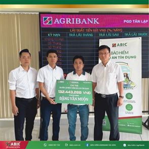 ABIC Sài Gòn chi trả gần 400 triệu đồng quyền lợi Bảo an tín dụng cho khách hàng vay vốn tại Agribank Đồng Phú Bình Phước