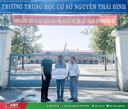 Bảo hiểm Agribank Hồ Chí Minh chi trả quyền lợi bảo hiểm học sinh tại Trường THCS Nguyễn Thái Bình, tỉnh Tây Ninh