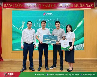 BẢO HIỂM AGRIBANK TP. HỒ CHÍ MINH TRAO GIẢI THƯỞNG HOLE-IN-ONE 100 TRIỆU ĐỒNG