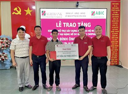 BẢO HIỂM AGRIBANK NGHỆ AN TRAO KINH PHÍ HỖ TRỢ XÂY DỰNG NHÀ Ở CHO HỘ NGHÈO BỊ THIỆT HẠI NẶNG NỀ DO BÃO SỐ 3 TẠI XÃ YÊN HÒA