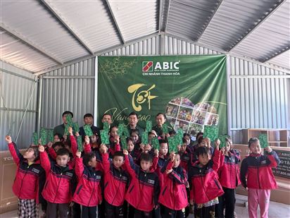 Bảo hiểm Agribank chi nhánh Thanh Hóa mang Tết đến điểm trường Tiểu học Tam Chung  ​