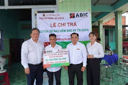 AGRIBANK CHI NHÁNH ĐỨC HÒA THƯỢNG BẮC LONG AN PHỐI HỢP BẢO HIỂM AGRIBANK CHI TRẢ QUYỀN LỢI BẢO HIỂM BẢO AN TÍN DỤNG CHO THÂN NHÂN KHÁCH HÀNG