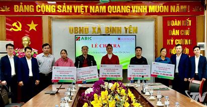 ABIC Thái Nguyên chi trả quyền lợi bảo hiểm cho khách hàng Agribank Định Hóa