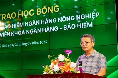 BẢO HIỂM AGRIBANK TRAO 20 SUẤT HỌC BỔNG TRỊ GIÁ 200 TRIỆU ĐỒNG CHO SINH VIÊN HỌC VIỆN TÀI CHÍNH