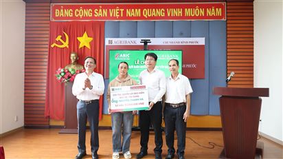 Agribank Chi nhánh Đức Liễu phối hợp tổ chức lễ chi trả quyền lợi bảo hiểm Bảo an tín dụng