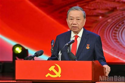 Agribank đồng hành cùng Lễ tuyên dương bí thư chi bộ xuất sắc và trao Giải Búa liềm vàng lần thứ X