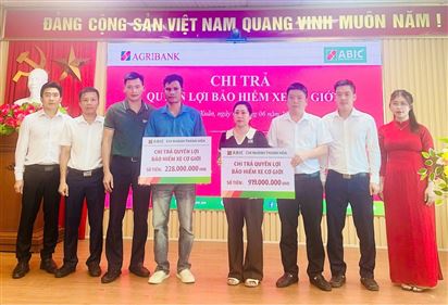 Chi trả hơn 1,1 tỷ đồng quyền lợi bảo hiểm cho khách hàng