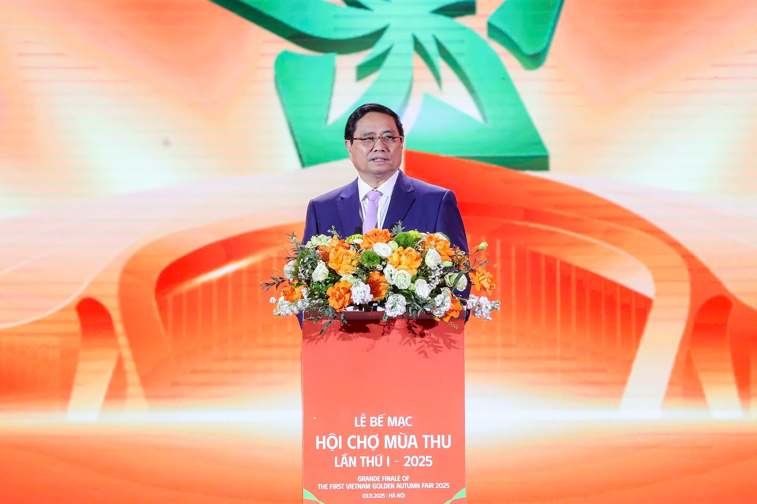 Agribank trao 10 tỷ đồng an sinh xã hội, cùng cả nước hướng về đồng bào vùng bão lũ