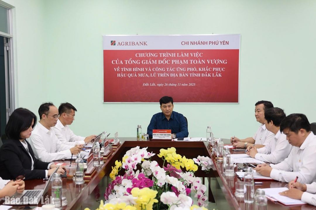Tổng Giám đốc Agribank Phạm Toàn Vượng kiểm tra công tác khắc phục hậu quả mưa lũ
